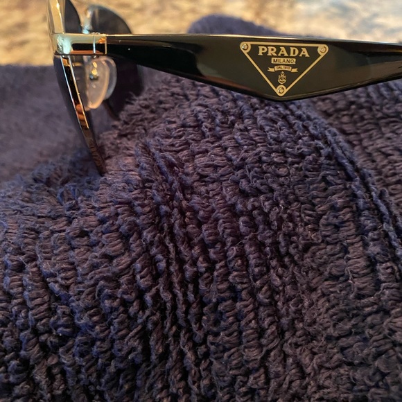 Womens prada sunglasses - Picture 3 of 5